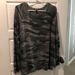 Buffalo Camo Top XL